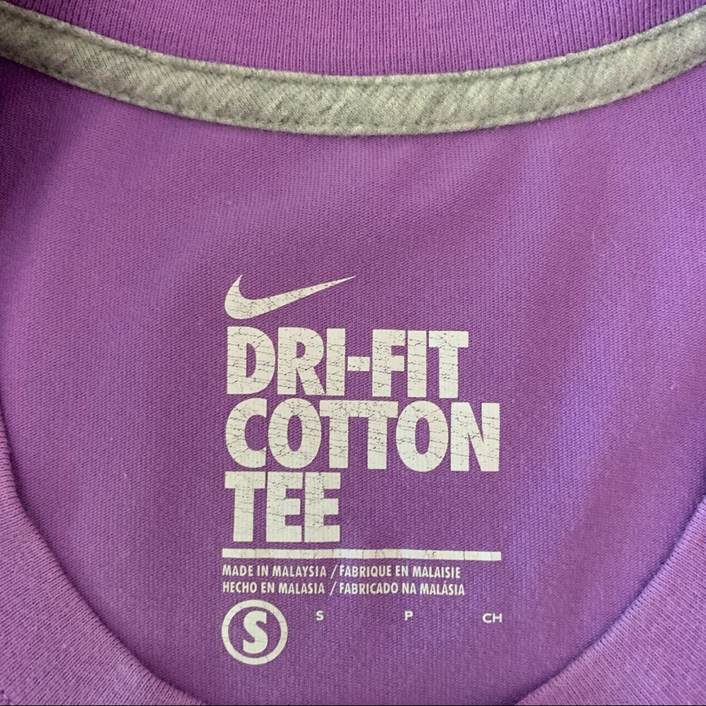 Nike Dri-Fit Women’s short sleeve shirt size small - Picture 5 of 7